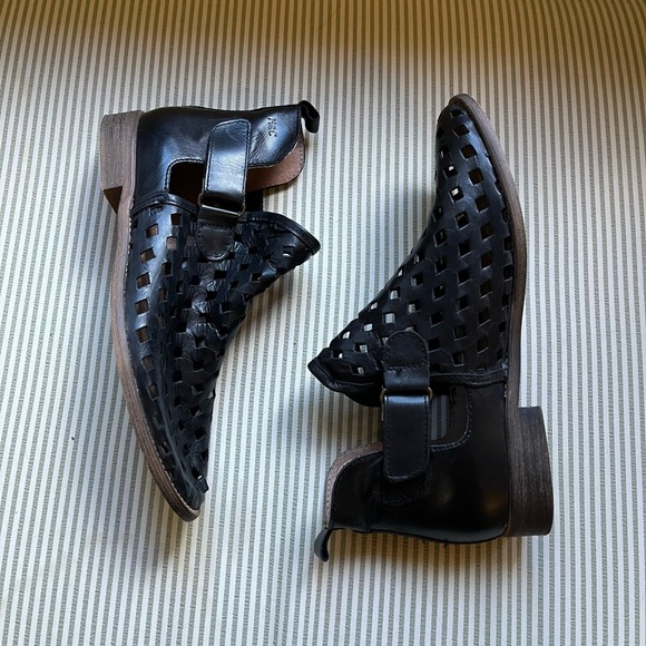 EUC. Musse & Cloud ankle bootie. - Picture 4 of 10